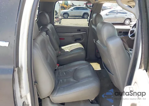 2005 Chevrolet Suburban 1500 Z71 из США, поврежденный, VIN 3GNFK16Z75G196691